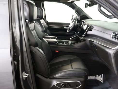 Used 2022 Jeep Wagoneer Series II w/ Premium Group I image 36