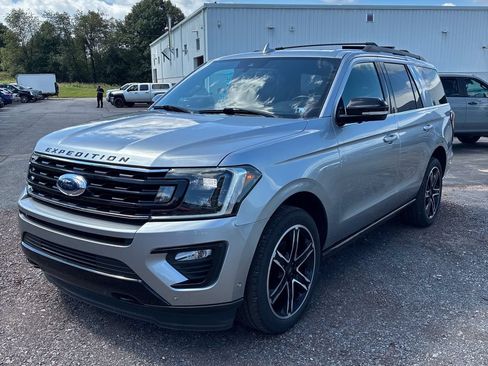 Used 2020 Ford Expedition Limited w/ Equipment Group 303A AWD/4WD image 4