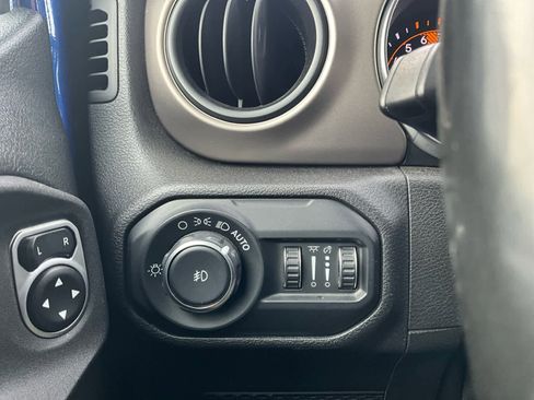 Used 2020 Jeep Wrangler Unlimited Sport S image 22