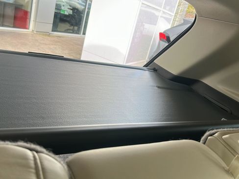 Used 2017 Cadillac XT5 Luxury w/ Driver Awareness Package image 27