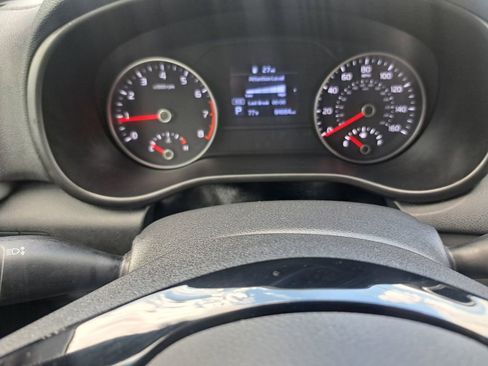 Used 2020 Kia Sportage LX image 12