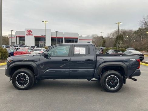 Certified 2024 Toyota Tacoma TRD Off-Road image 2