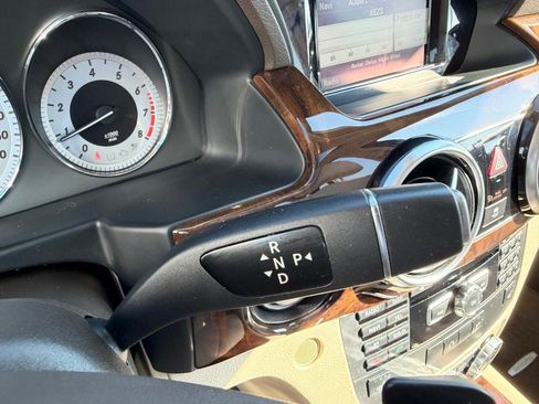 Used 2015 Mercedes-Benz GLK 350 2WD image 17