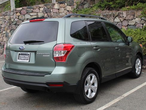 Used 2015 Subaru Forester 2.5i Premium w/ All-Weather Package AWD/4WD image 9