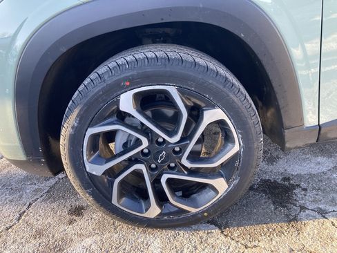 Used 2024 Chevrolet Trax RS w/ Driver Confidence Package image 25