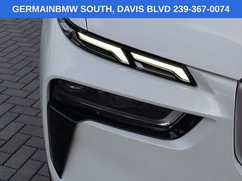 Used 2025 BMW X7 M60i AWD/4WD image 11
