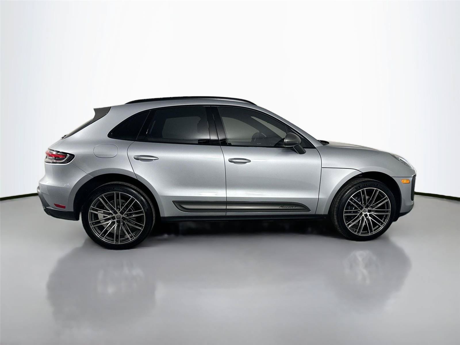 Used 2026 Porsche Macan Turbo AWD/4WD image 8