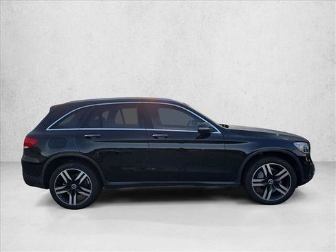 Used 2021 Mercedes-Benz GLC 300 image 4