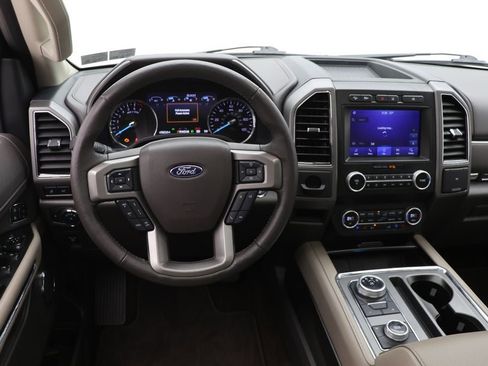 Used 2021 Ford Expedition XLT image 12