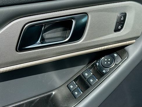 New 2026 Ford Explorer Active RWD image 13