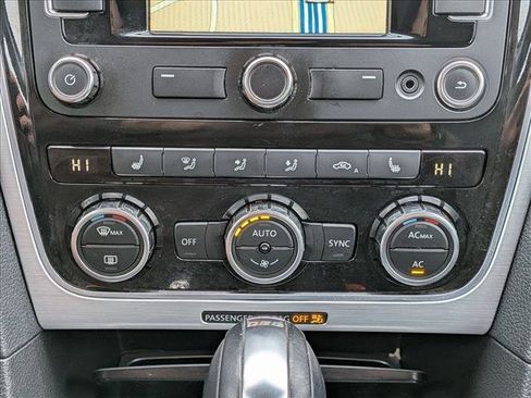 Used 2012 Volkswagen Passat TDI SE image 14