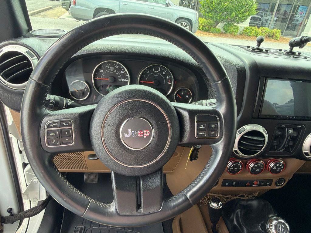 Used 2017 Jeep Wrangler Unlimited Sahara w/ Max Tow Package AWD/4WD image 44