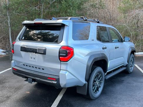 New 2026 Toyota 4Runner SR5 image 5