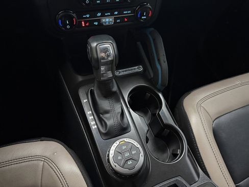 Used 2022 Ford Bronco Wildtrak image 23