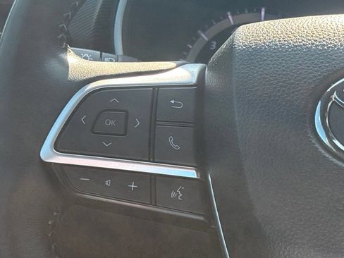Used 2024 Toyota Highlander XSE FWD image 23