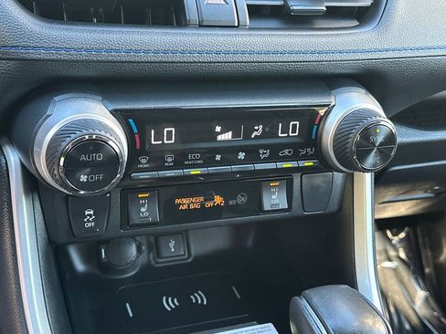 Used 2022 Toyota RAV4 SE w/ Convenience Package AWD/4WD image 28