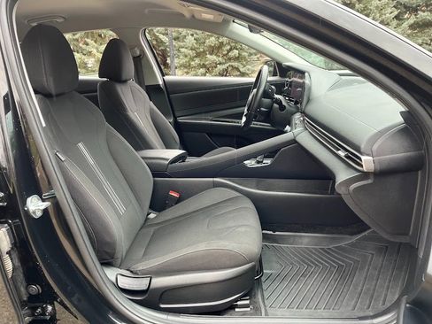 Used 2023 Hyundai Elantra SEL w/ Convenience Package image 36