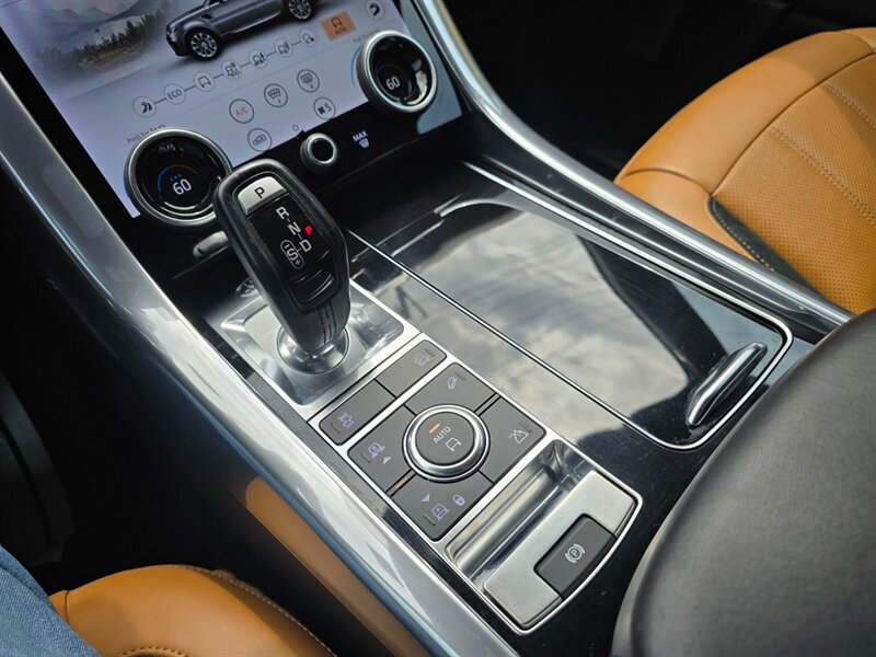 Used 2020 Land Rover Range Rover Sport HSE Dynamic AWD/4WD image 8