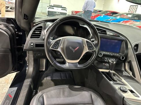 Used 2017 Chevrolet Corvette Stingray Coupe w/ 1LT RWD image 7