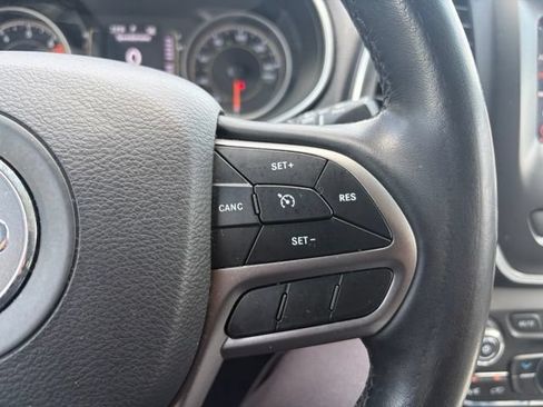 Used 2021 Jeep Cherokee Latitude Plus w/ Sun & Sound Group AWD/4WD image 37