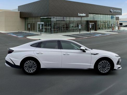 New 2026 Hyundai Sonata Limited image 9