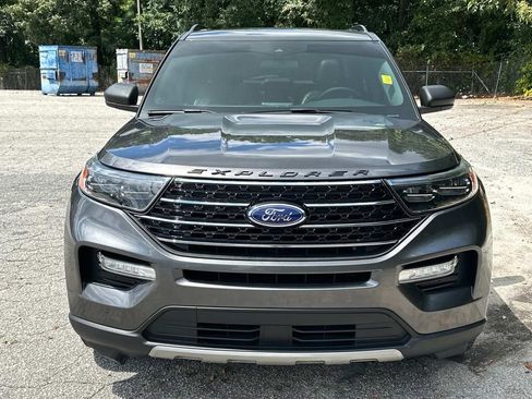 Used 2020 Ford Explorer XLT w/ Equipment Group 202A image 2
