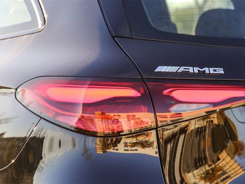 New 2025 Mercedes-Benz GLC 43 AMG 4MATIC image 9