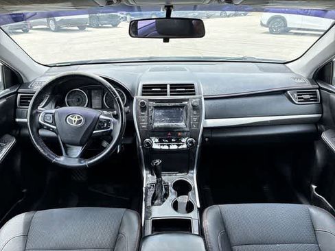 Used 2017 Toyota Camry SE FWD image 16