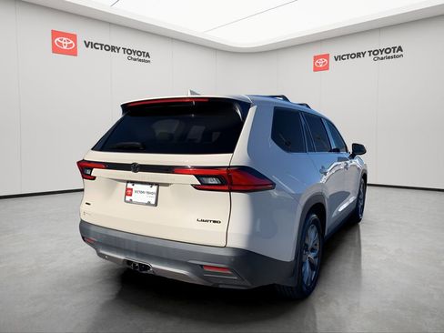 Used 2024 Toyota Grand Highlander Limited image 6