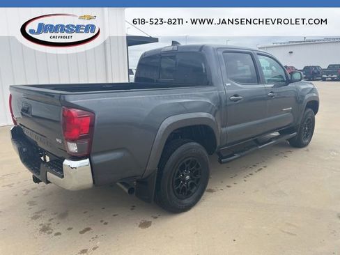 Used 2022 Toyota Tacoma SR5 AWD/4WD image 6