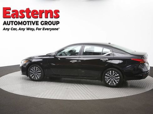 Used 2025 Nissan Altima 2.5 SV FWD image 59