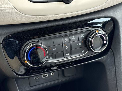 Used 2023 Buick Encore GX Preferred w/ Cold Weather Comfort Package FWD image 26