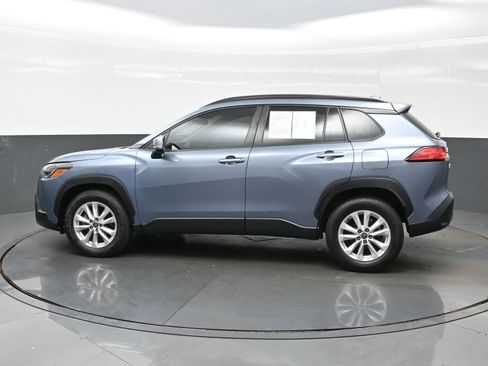 Used 2022 Toyota Corolla Cross LE FWD image 3