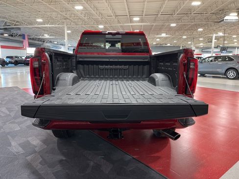 Used 2024 GMC Sierra 2500 Denali w/ Denali Reserve Package image 12