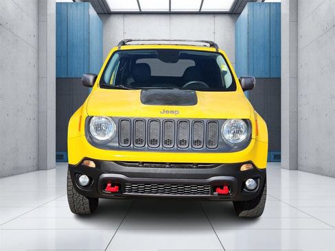Used 2016 Jeep Renegade Trailhawk w/ Premium Trailhawk Package image 23