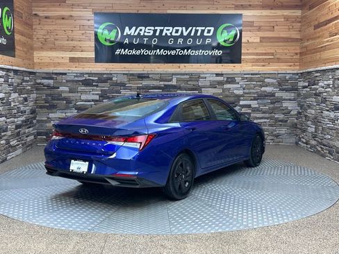 Used 2023 Hyundai Elantra SEL w/ Cargo Package image 9