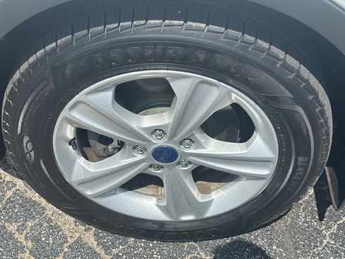 Used 2014 Ford Escape SE w/ Equipment Group 201A FWD image 9