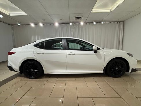 Used 2026 Toyota Camry SE w/ Convenience Package FWD image 6