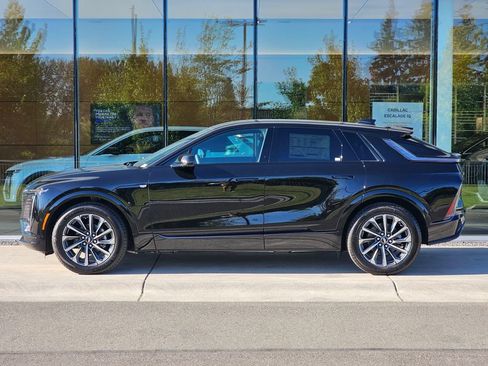 New 2026 Cadillac Lyriq Sport AWD/4WD image 2