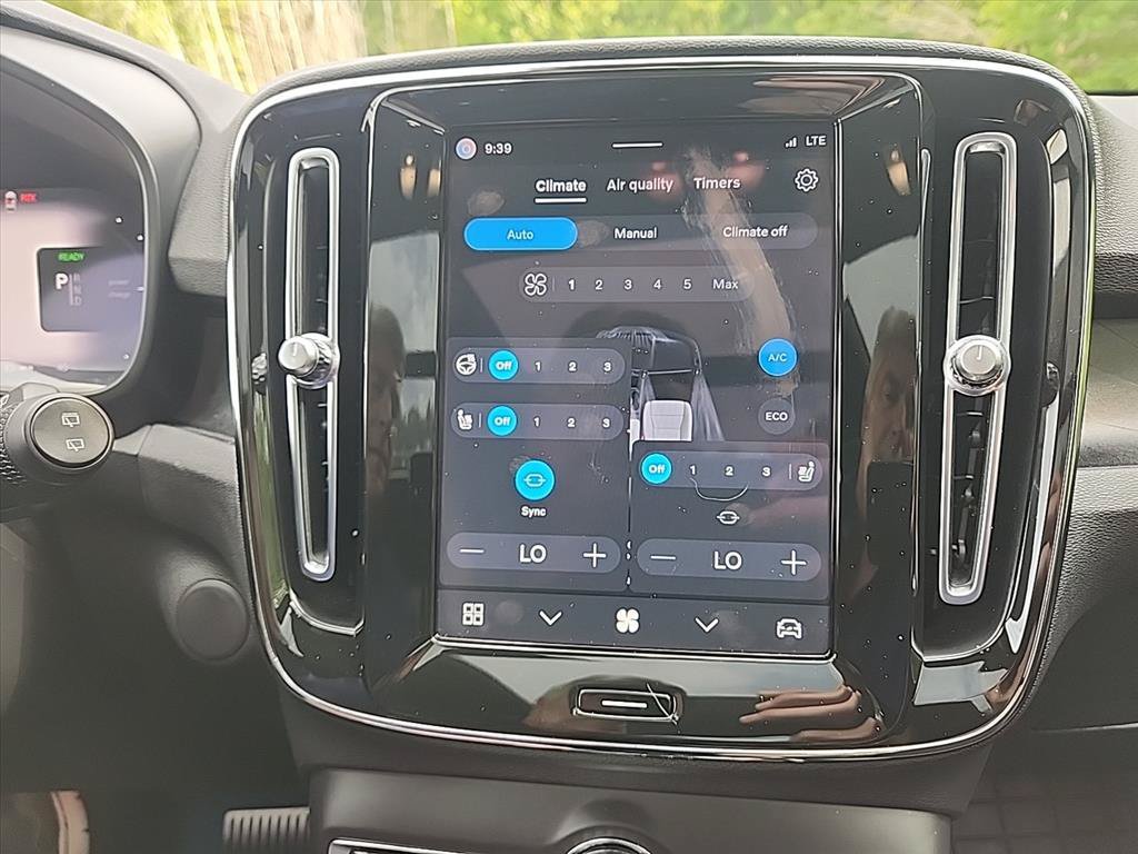 Certified 2023 Volvo XC40 Recharge Ultimate w/ Protection Package Premier AWD/4WD image 20