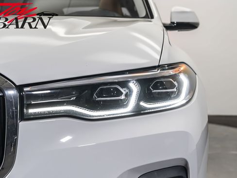 Used 2022 BMW X7 xDrive40i w/ Premium Package image 10