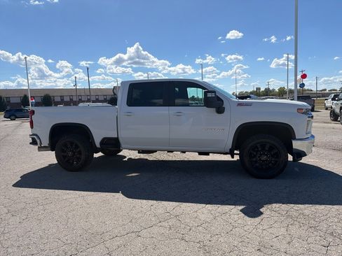 Used 2023 Chevrolet Silverado 2500 LT w/ Convenience Package image 4