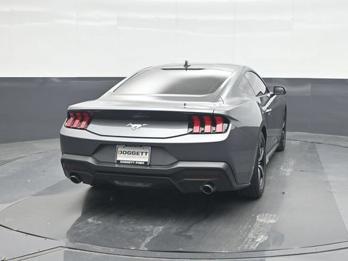 Used 2025 Ford Mustang Coupe RWD image 21