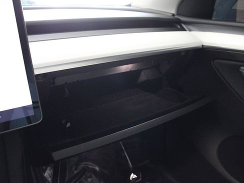 Used 2023 Tesla Model Y Performance image 32