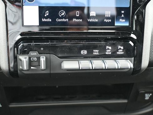 New 2026 RAM 3500 Tradesman AWD/4WD image 18