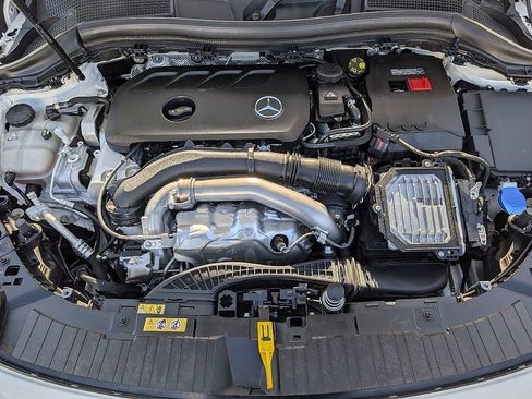 Used 2025 Mercedes-Benz GLA 250 image 17