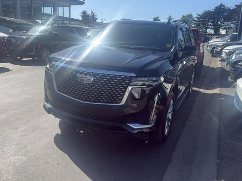 Used 2024 Cadillac Escalade Premium Luxury AWD/4WD image 7