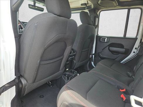 Used 2023 Jeep Wrangler Unlimited Rubicon AWD/4WD image 12