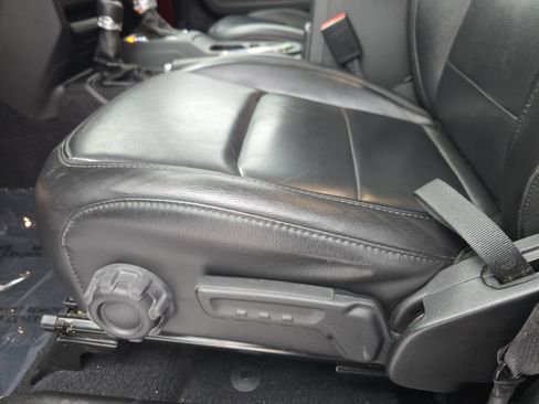 Used 2021 Jeep Wrangler Unlimited Sahara image 28