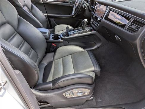 Used 2023 Porsche Macan Turbo AWD/4WD image 20